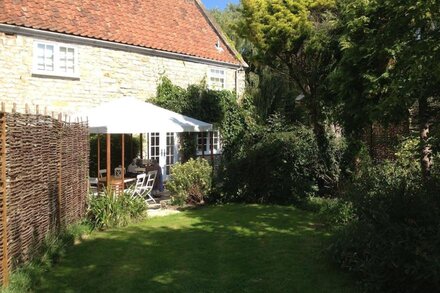 A delightful Cottage in a lovely garden.