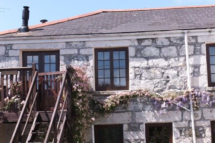 Cottage-Style Apartment In Mullion, Lizard Peninsula, Cornwall, England