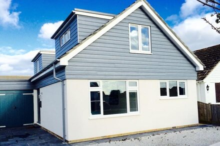 Luxury Beach House in The Witterings with Hot Tub