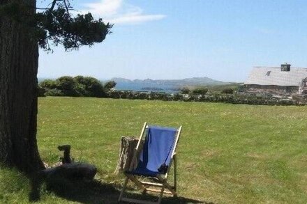 Coastal apartment with stunning views, near the Pembrokeshire Coastal Path