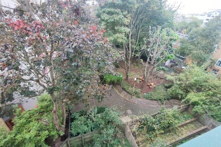 3 Bedroom Flat in Central London- Regents Park