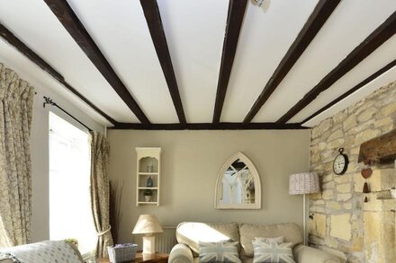 Beautiful Holiday cottage, Kemble Cottage, Bradford On Avon near Bath.