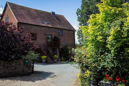 Mintridge - The Oast House - farm stay apartment set within 135 acres