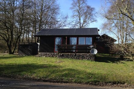 Cosy cabin with open views of Loch Awe.