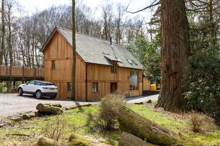 Beautifully Converted Property On The Prestigious Pullwood Bay Estate, Ambleside