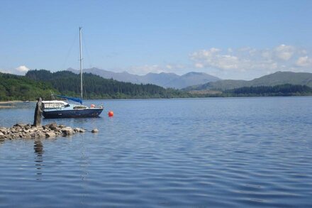 Charming log cabin with great views over beautiful Loch Awe and mountains beyond