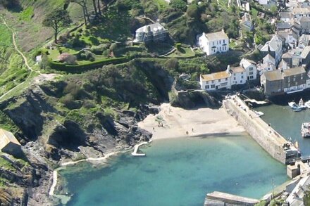 Stunning house by the sea, spectacular far reaching sea views in Polperro