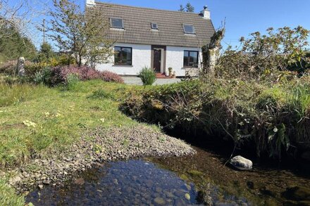 Traditional Croft House With Private Garden And Mountain Views.