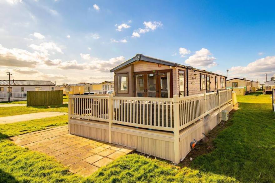 Sea 'n' Stars Platinum Plus Holiday Home with Views, Decking, Wifi & Netflix