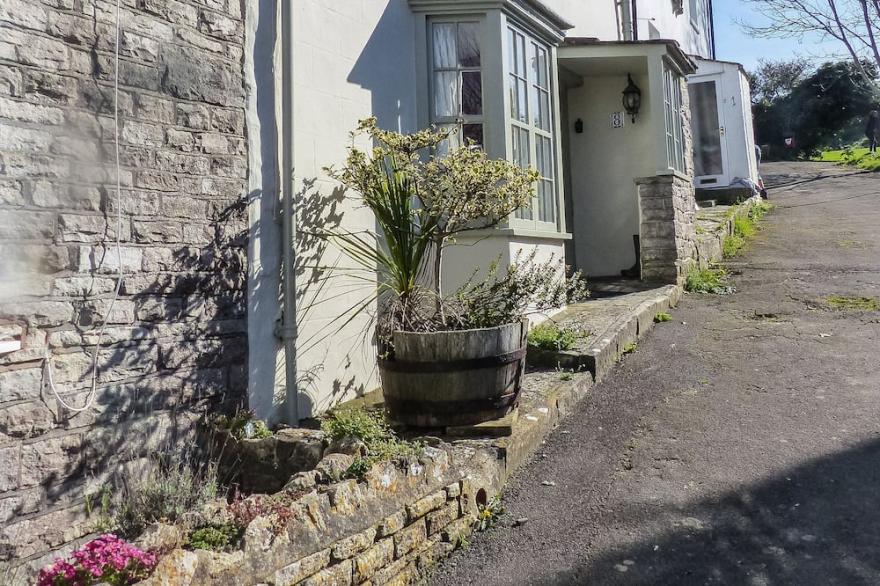 Beautiful seaside period cottage in the middle of Swanage, dogs welcome