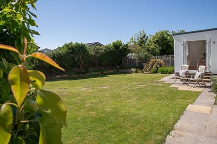 Detached comfortable airy bungalow big sunny garden between beach and village.