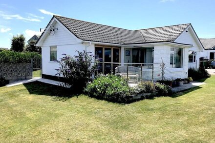 Beautiful Coastal bungalow-Sennen cove -Porthcurno-Sea