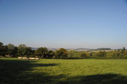 Romantic and peaceful cottage With Far Reaching Views