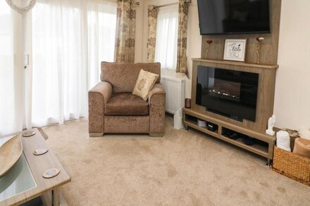 3 YEALANDS, pet friendly, character holiday cottage in Carnforth