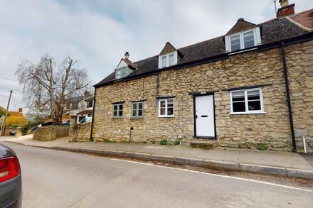 Bushnells Cottage Oxford Holiday Let 2 Bed & Sleeps 3 ✅