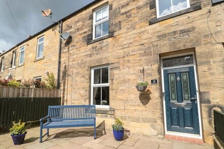 19 DUKE STREET, family friendly, character holiday cottage in Alnwick