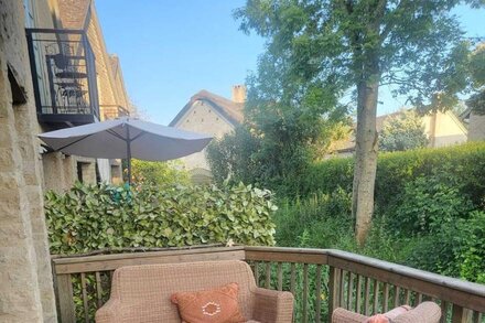 Juniper House Cottage in the Cotswolds on award winning Lower Mill Estate.