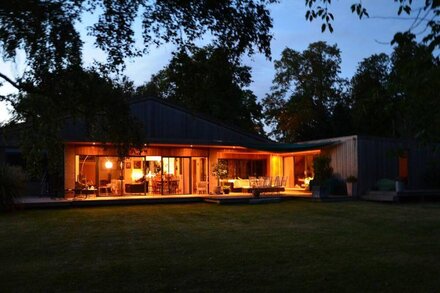 Great space in the countryside with pool & sauna