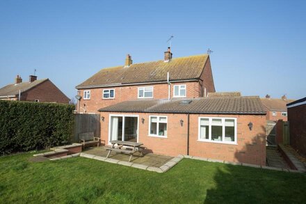 Lovely 4 bedrom home in Brancaster -15 minute walk to Brancaster beach