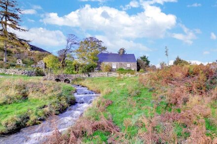 Ty Capel Carmel - Three Bedroom House, Sleeps 5