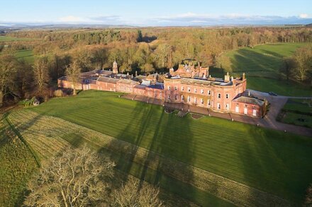 Characterful Couples Getaway in a Country Estate