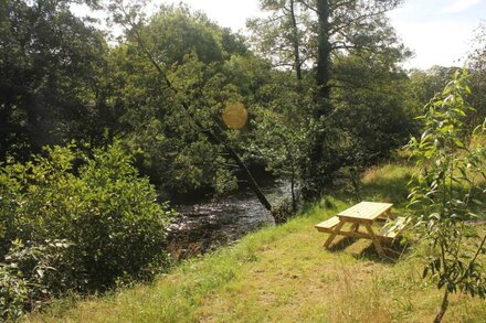 Luxury Country House - Hot Tub, Sauna, Riverside