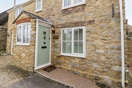 FISHERBRIDGE COTTAGE, family friendly, with open fire in Weymouth