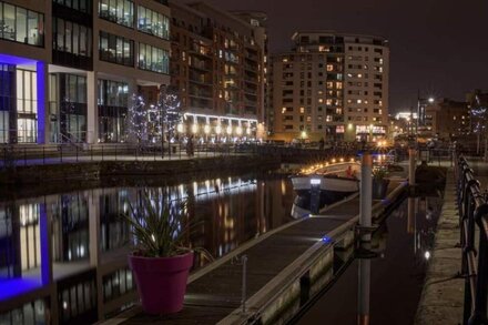 Deluxe Leeds City Apt Balcony View&Free Parking!