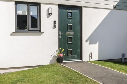 3 PARC DELFRYN, pet friendly, with a garden in Benllech