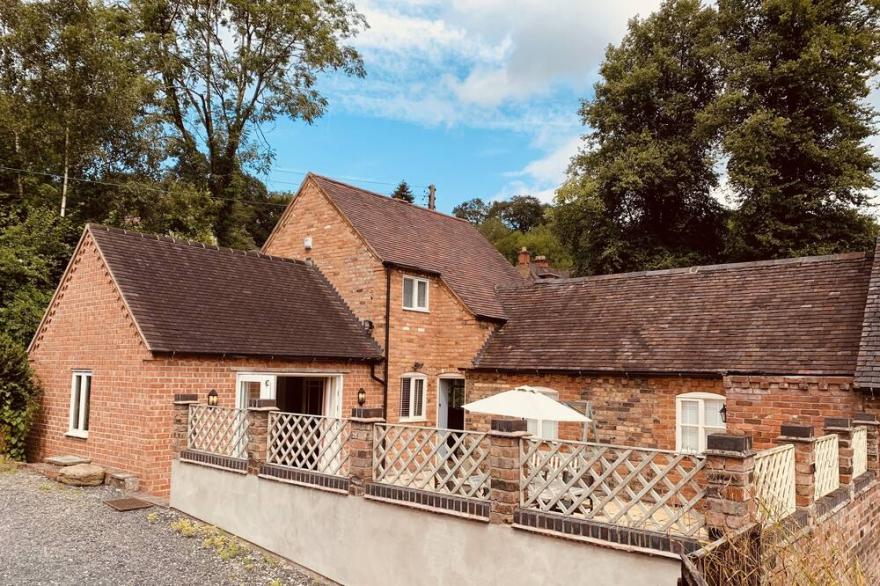 Dale Cottage - Three Bedroom