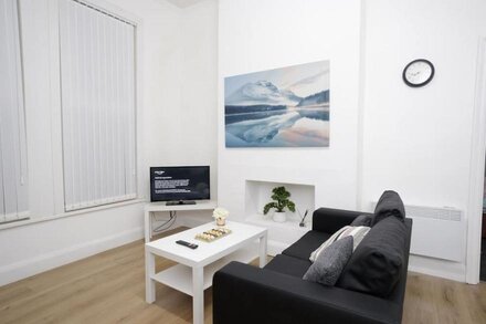 deluxe apartment close to uni and city flat 2