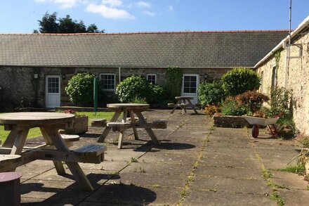 2 Glantraeth Farm Cottage