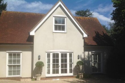 Contemporary house, private pool on edge of Petworth, South Downs National Park