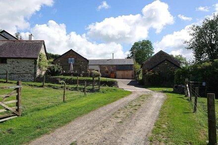 Rural retreat for 2 with private HOT TUB close to Exmoor and the Coast