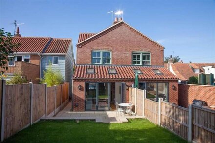 A lovely modern cottage, beautifully presented and offering open-plan living in the village of Branc