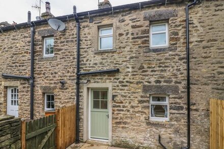 5 BANK COTTAGE, pet friendly, with open fire in Bentham, Yorkshire