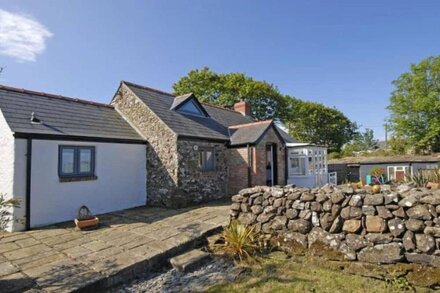 Escape To This Hidden Gem & Relax In Tranquility - Beaches & Coastal Path Nearby