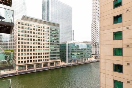 Open Plan Canary Wharf 2BR nr Shops & Nightlife, by Blueground