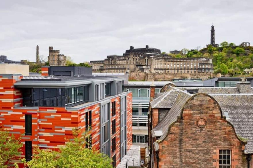 Bright Royal Mile Apartments