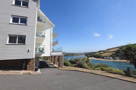 2 POUNDSTONE COURT, family friendly, with a garden in Salcombe