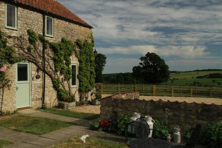 Kirkdale Cottage: a Hidden Gem, Helmsley (country cottage, sleeps 5)