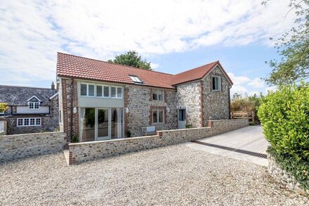 The Barn - a charming property sleeping four guests in west Dorset