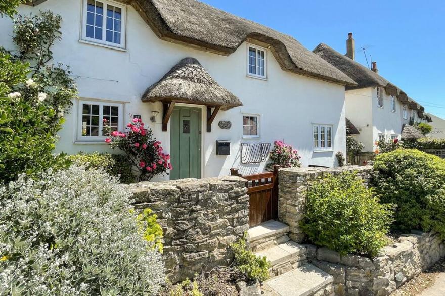 CAJUN COTTAGE, pet friendly, with a garden in West Lulworth