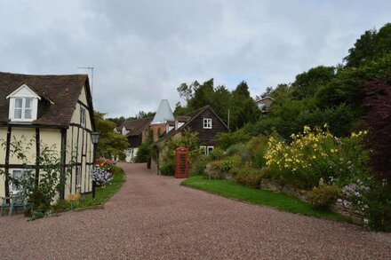 Haywain Cottage - sleeps 3 guests  in 2 bedrooms