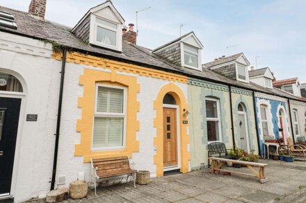 BAY COTTAGE, family friendly, country holiday cottage in Cullercoats