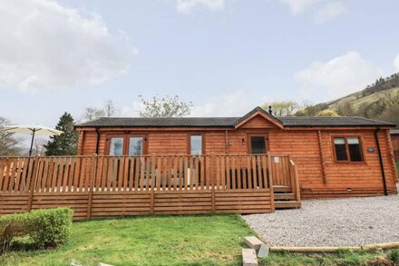 RAMBLERS' REST LODGE, pet friendly, with a garden in Windermere