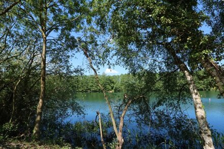 LAKESIDE VIEW, with hot tub in King's Lynn