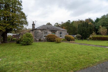 Beautiful 200 year old Cottage near St Andrews