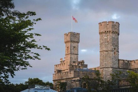 Calanais (Standard Bedroom)  -  a lews castle that sleeps 2 guests  in 1 bedroom