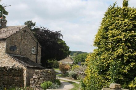 Single storey architect designed property in peaceful Yorkshire village